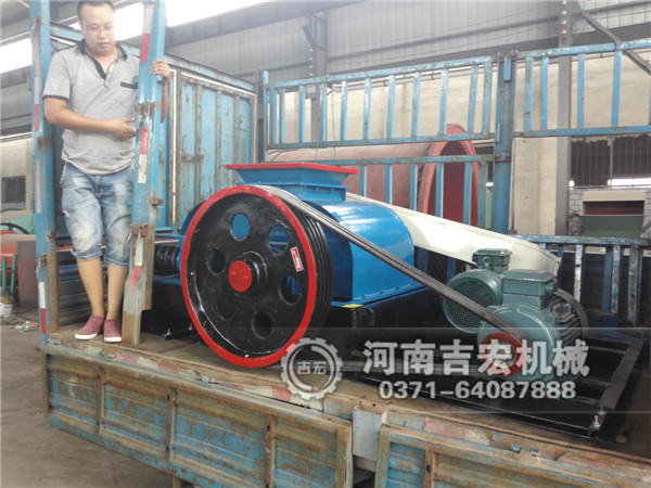 400&times;400對輥破碎機發往遼寧錦州