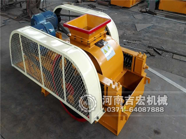 400&times;400輥式破碎機(jī)發(fā)往內(nèi)蒙古烏蘭察布