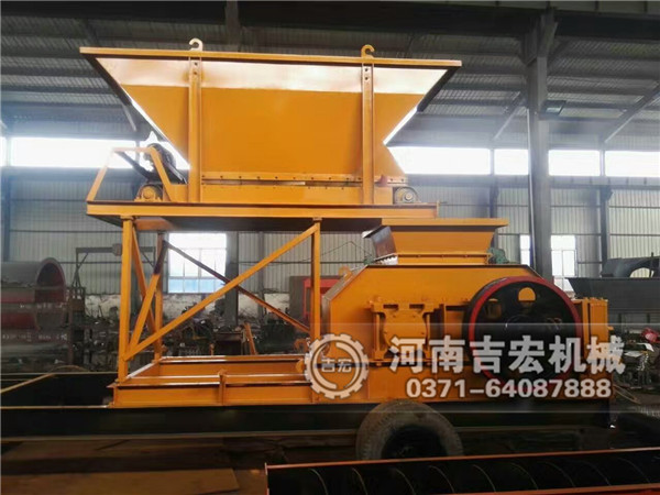 900&times;1200移動雙齒輥破碎機發往西安 